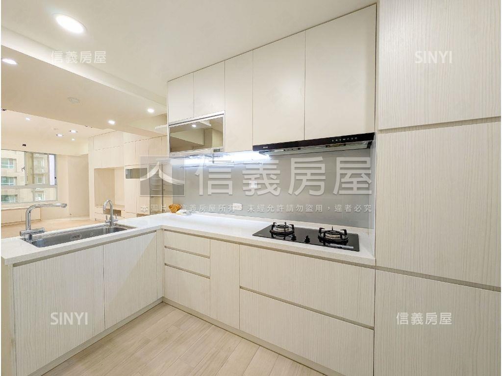 專任凡爾賽２＋１精緻美屋房屋室內格局與周邊環境