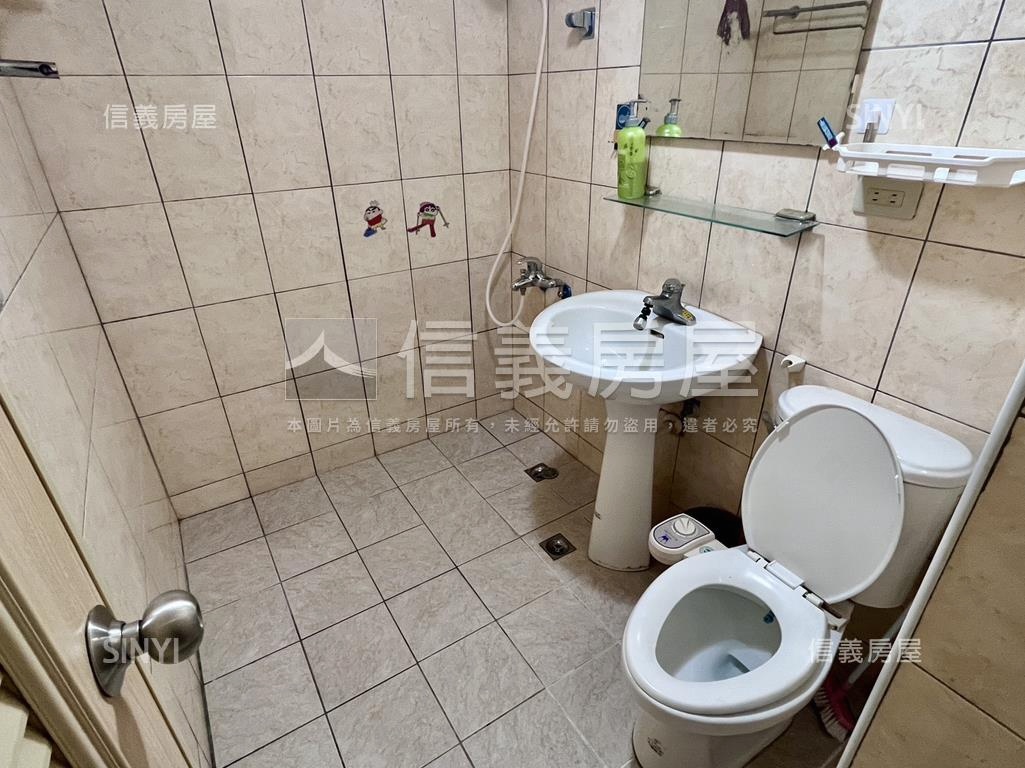 美村建設三房有車位房屋室內格局與周邊環境