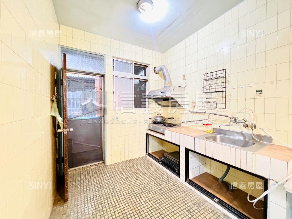 學區公寓三房美宅房屋室內格局與周邊環境