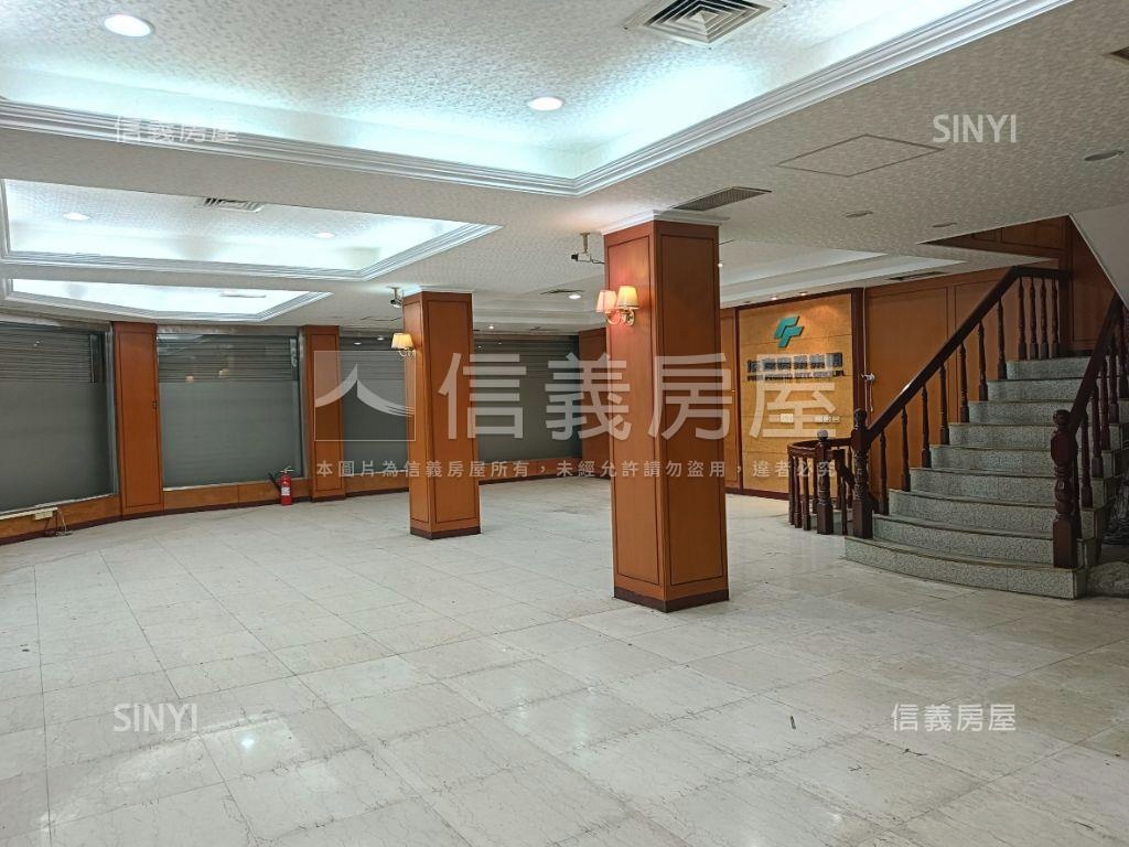 信義區三角窗面寬企業總部房屋室內格局與周邊環境