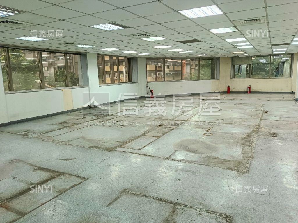 信義區三角窗面寬企業總部房屋室內格局與周邊環境