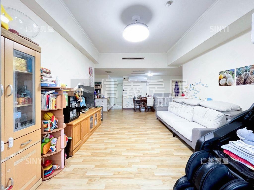 三采藝術園區三房平面車位房屋室內格局與周邊環境