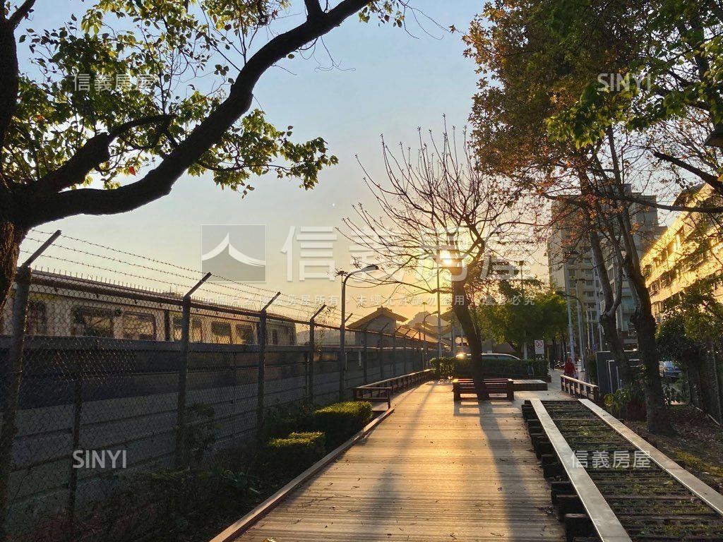 悠美精緻美妝三房車位房屋室內格局與周邊環境