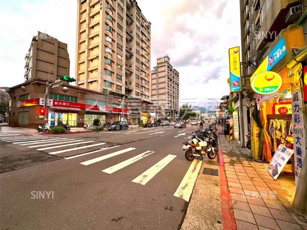 悠美精緻美妝三房車位房屋室內格局與周邊環境