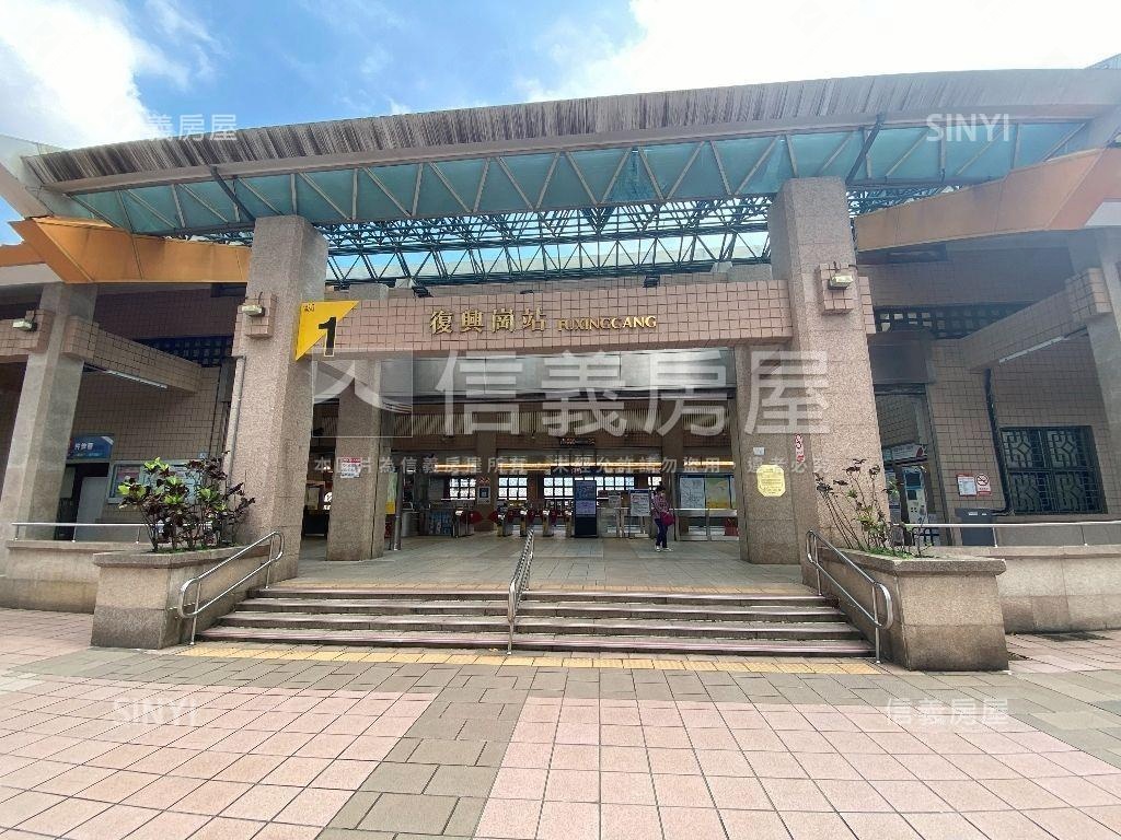 悠美精緻美妝三房車位房屋室內格局與周邊環境