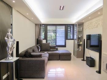 悠美精緻美妝三房車位