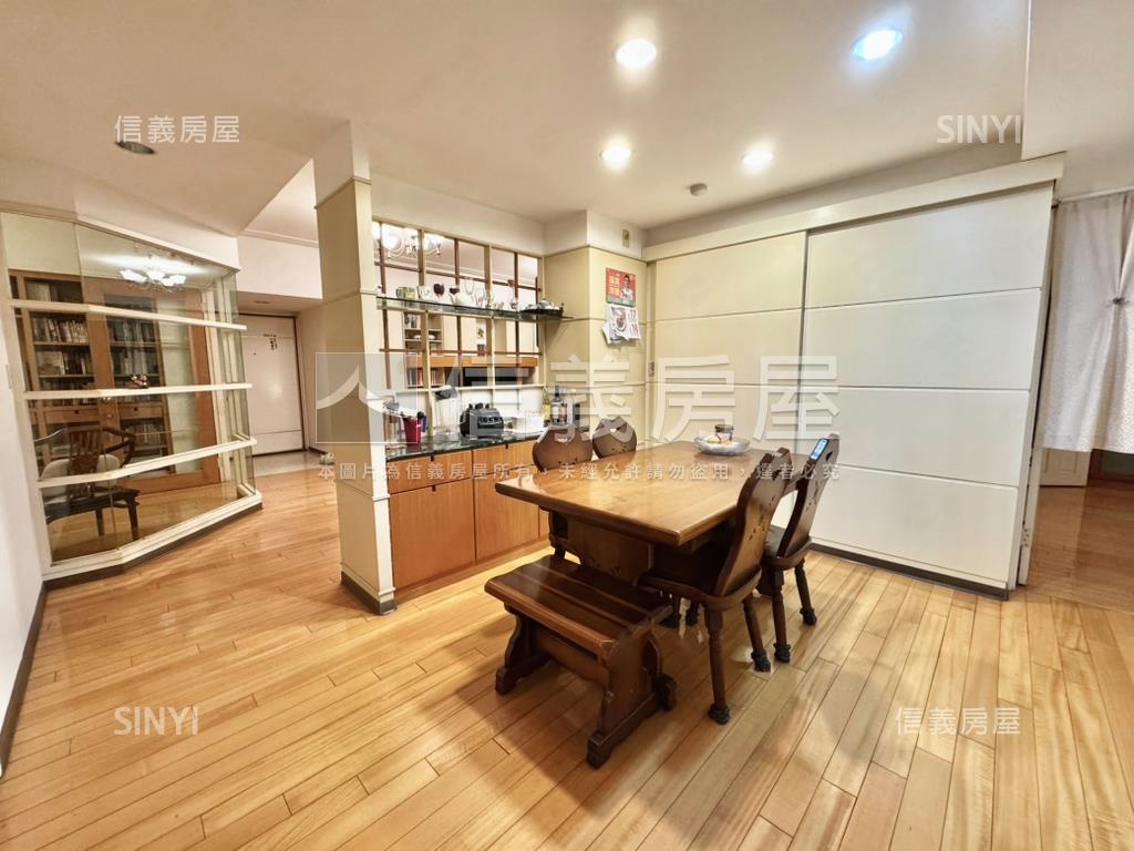 專任！長慶敦煌５房美屋房屋室內格局與周邊環境