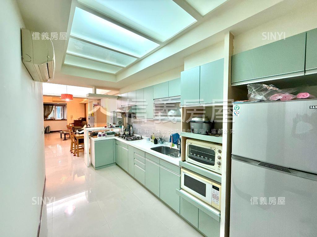 南京三民美妝三樓房屋室內格局與周邊環境