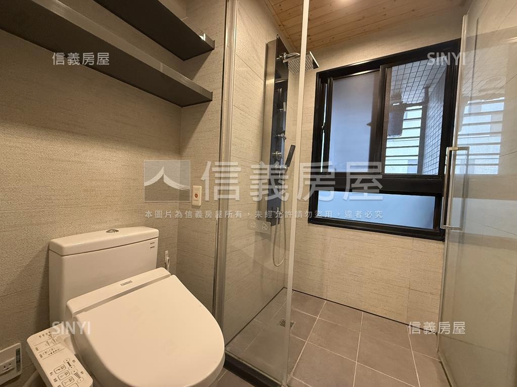 亞灣區輕屋齡質感兩房房屋室內格局與周邊環境