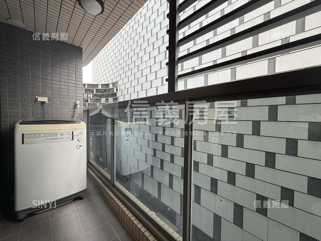 亞灣區輕屋齡質感兩房房屋室內格局與周邊環境