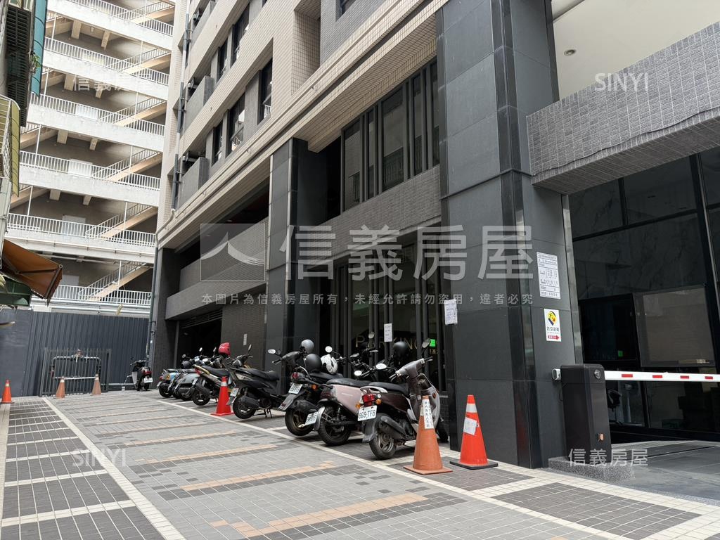 亞灣區輕屋齡質感兩房房屋室內格局與周邊環境