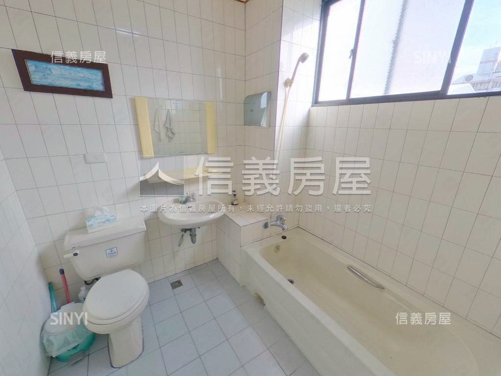 大面寬活路角間住商大透天房屋室內格局與周邊環境