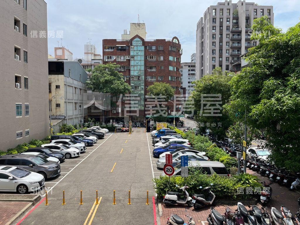 大面寬活路角間住商大透天房屋室內格局與周邊環境
