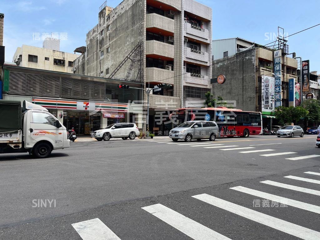 大面寬活路角間住商大透天房屋室內格局與周邊環境