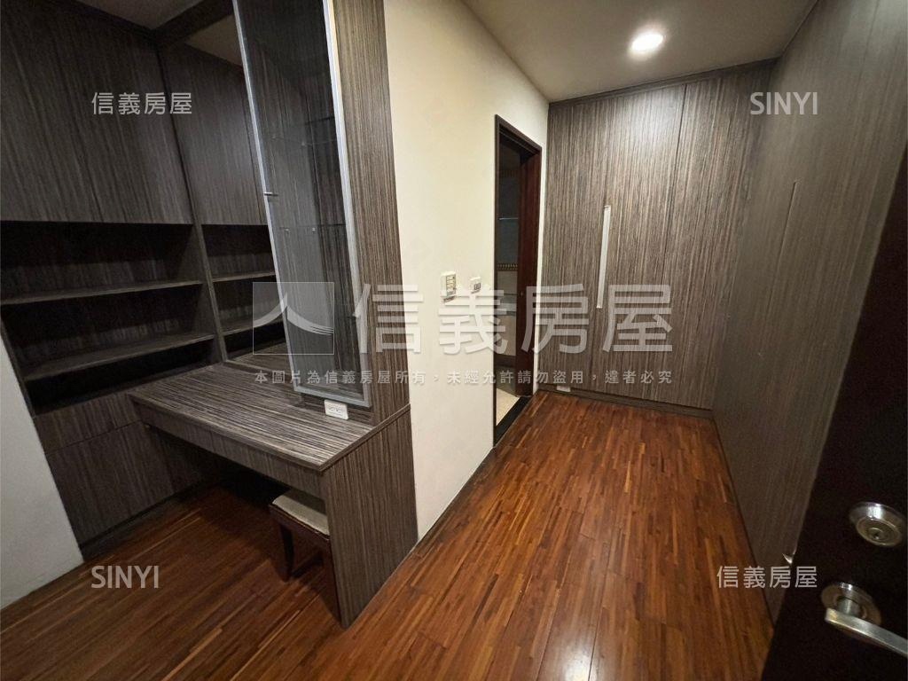十期朝南大地坪角間別墅房屋室內格局與周邊環境