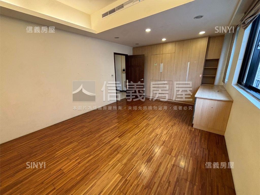 十期朝南大地坪角間別墅房屋室內格局與周邊環境