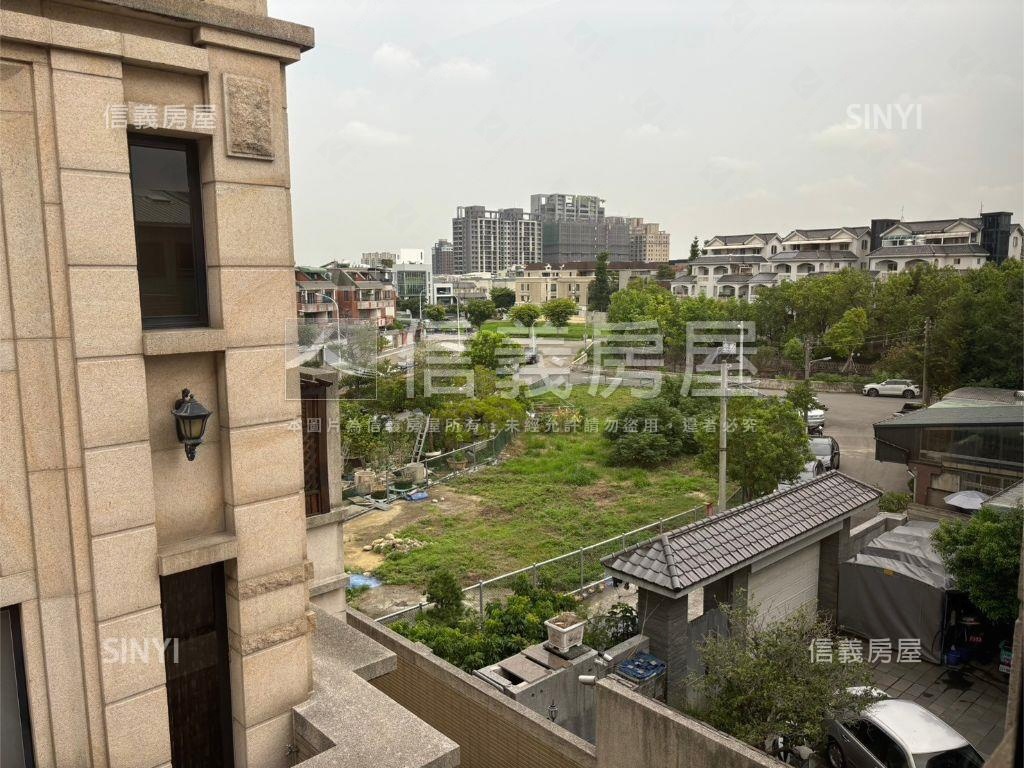 十期朝南大地坪角間別墅房屋室內格局與周邊環境