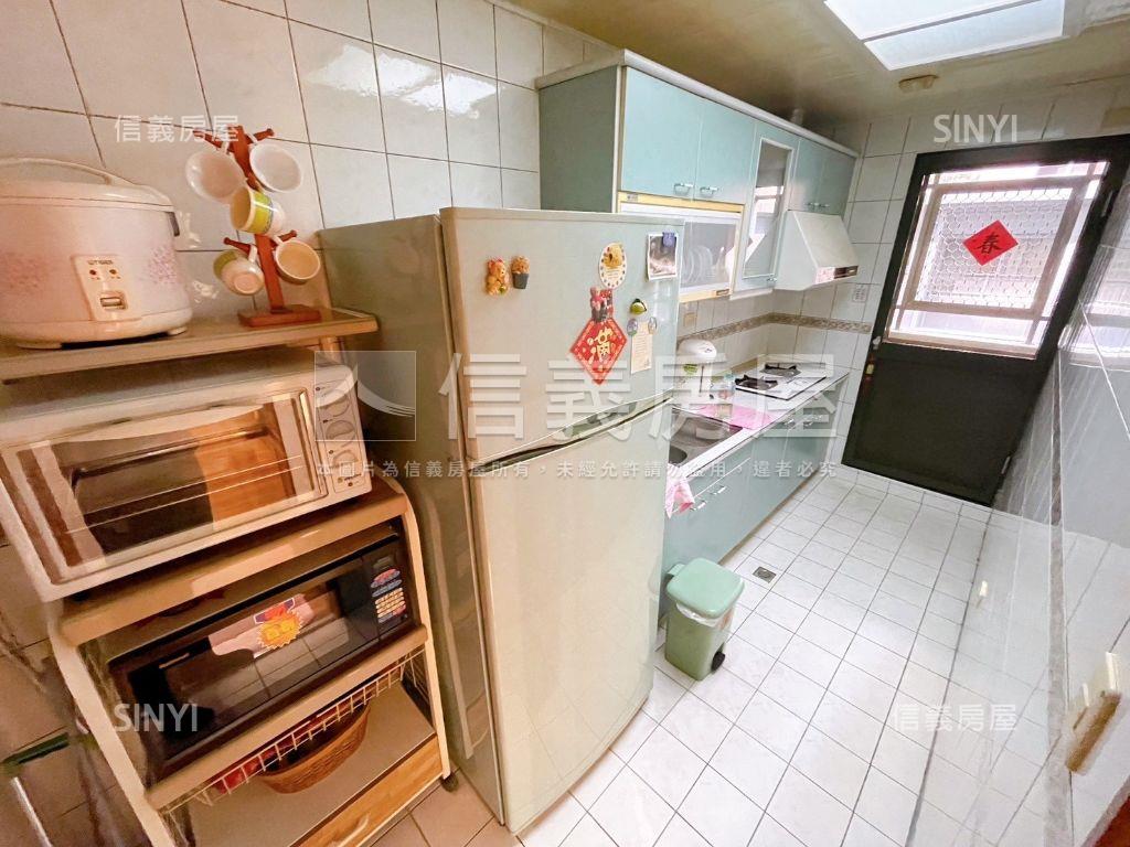 七期成功之門三房平車房屋室內格局與周邊環境