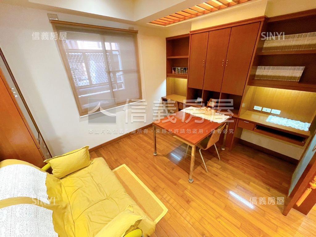 七期成功之門三房平車房屋室內格局與周邊環境