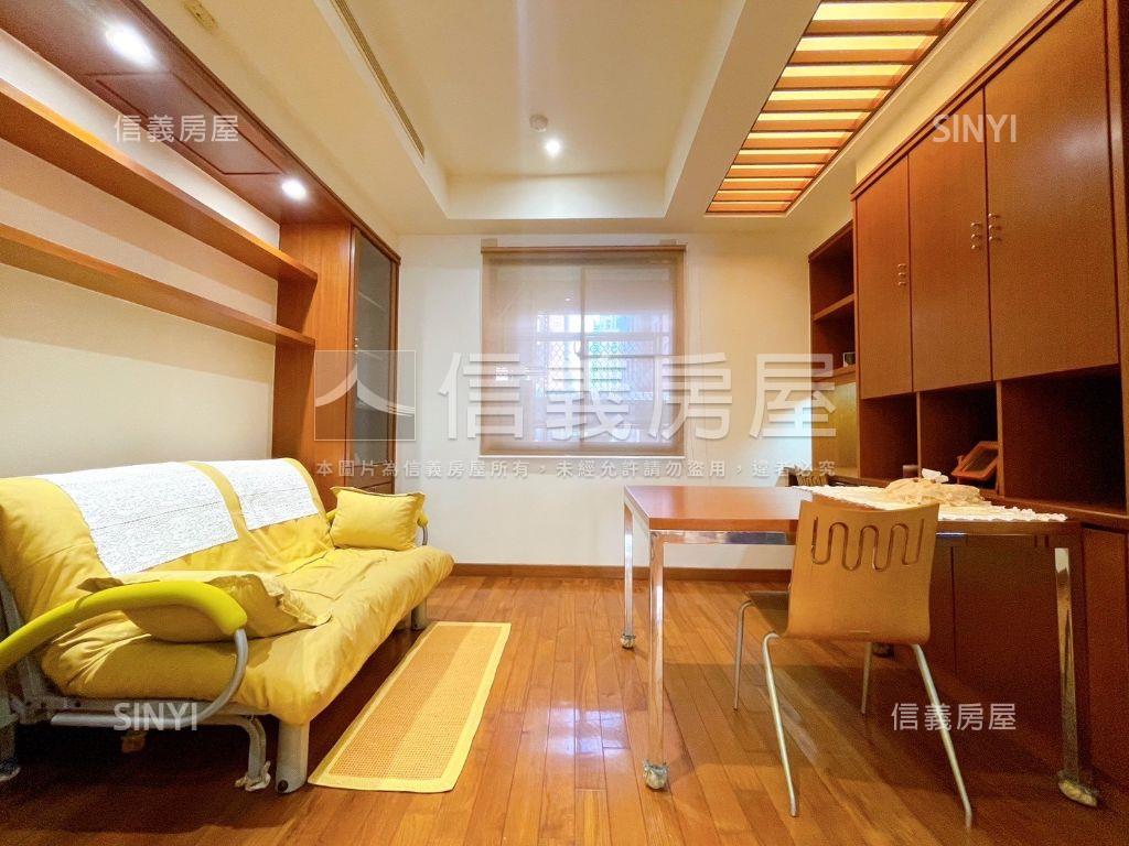 七期成功之門三房平車房屋室內格局與周邊環境