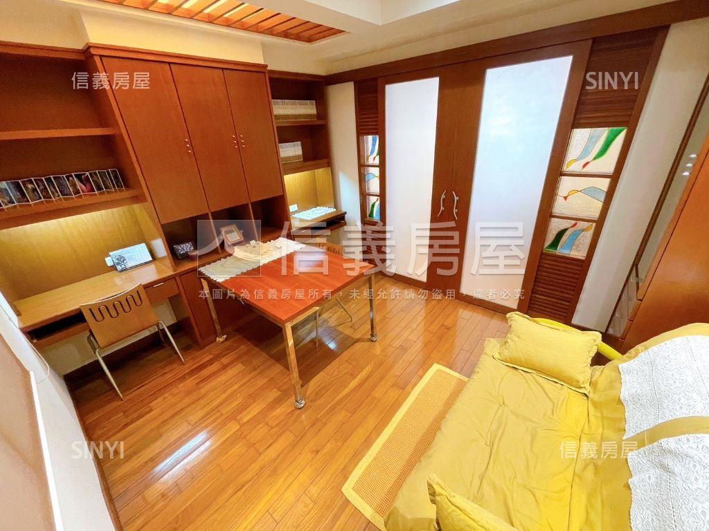 七期成功之門三房平車房屋室內格局與周邊環境