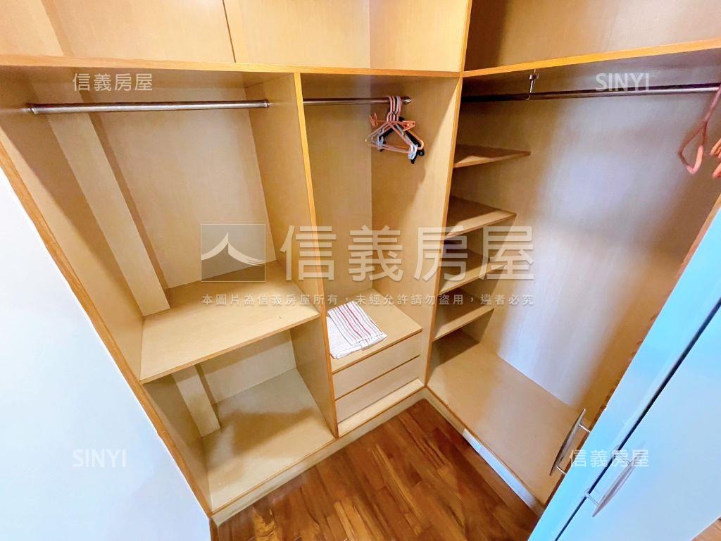 七期成功之門三房平車房屋室內格局與周邊環境