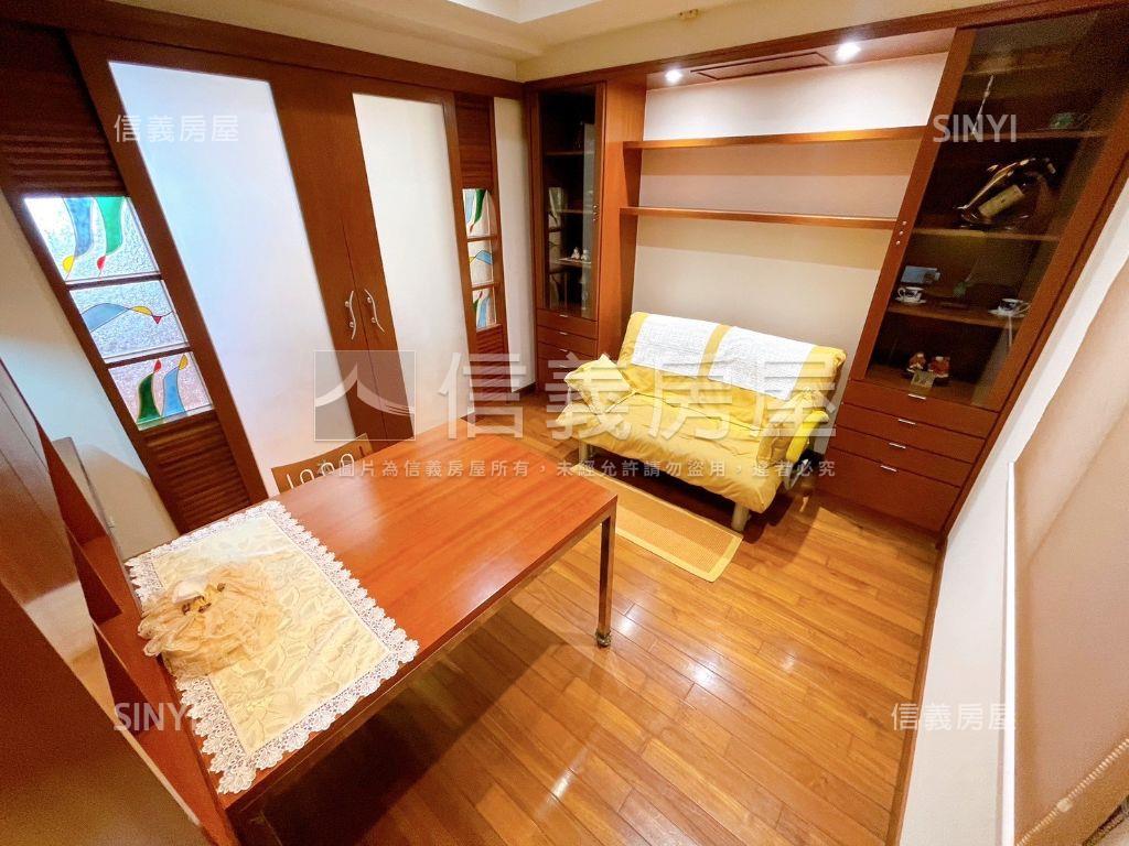 七期成功之門三房平車房屋室內格局與周邊環境