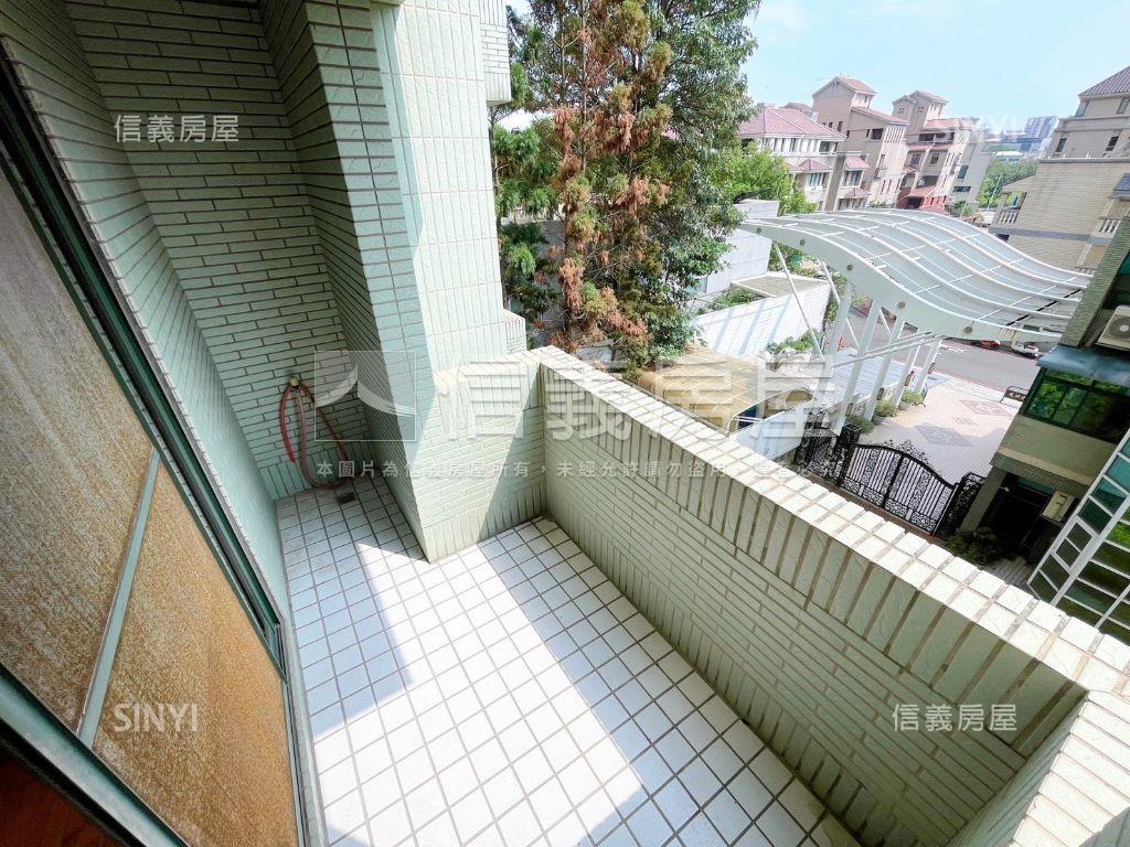 七期成功之門三房平車房屋室內格局與周邊環境