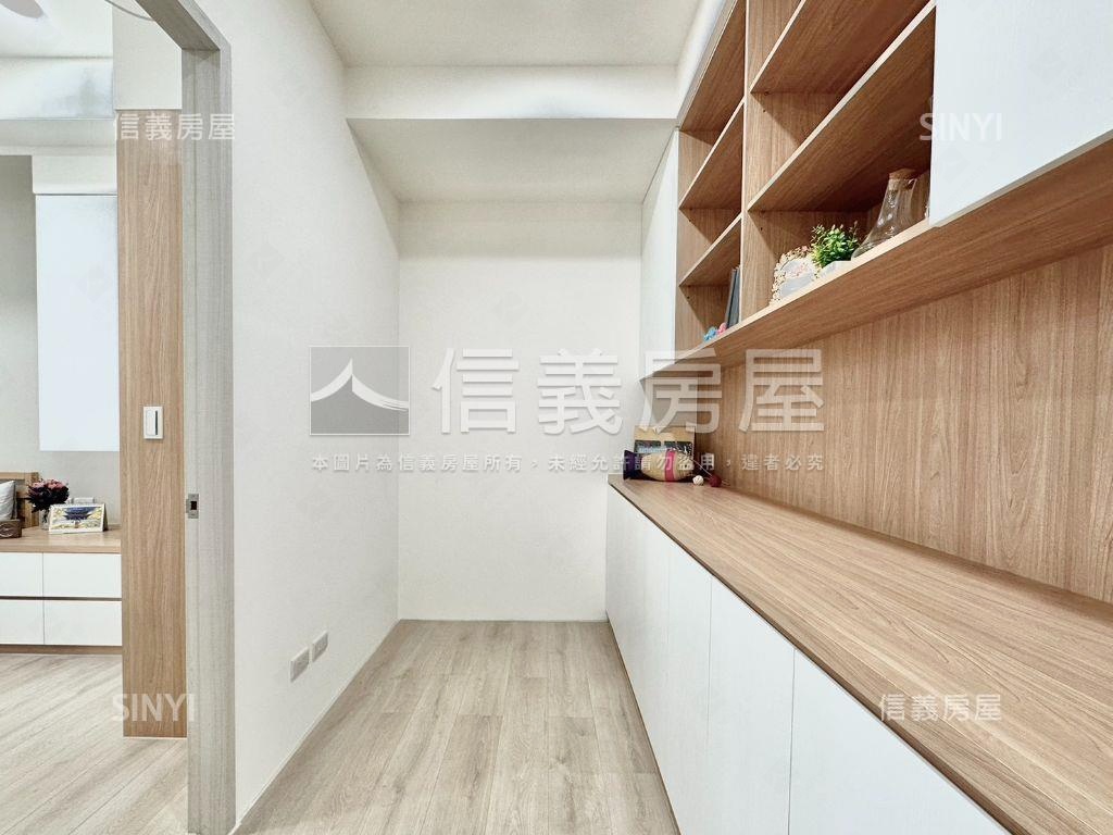 江子翠捷運。極光美妝高樓房屋室內格局與周邊環境