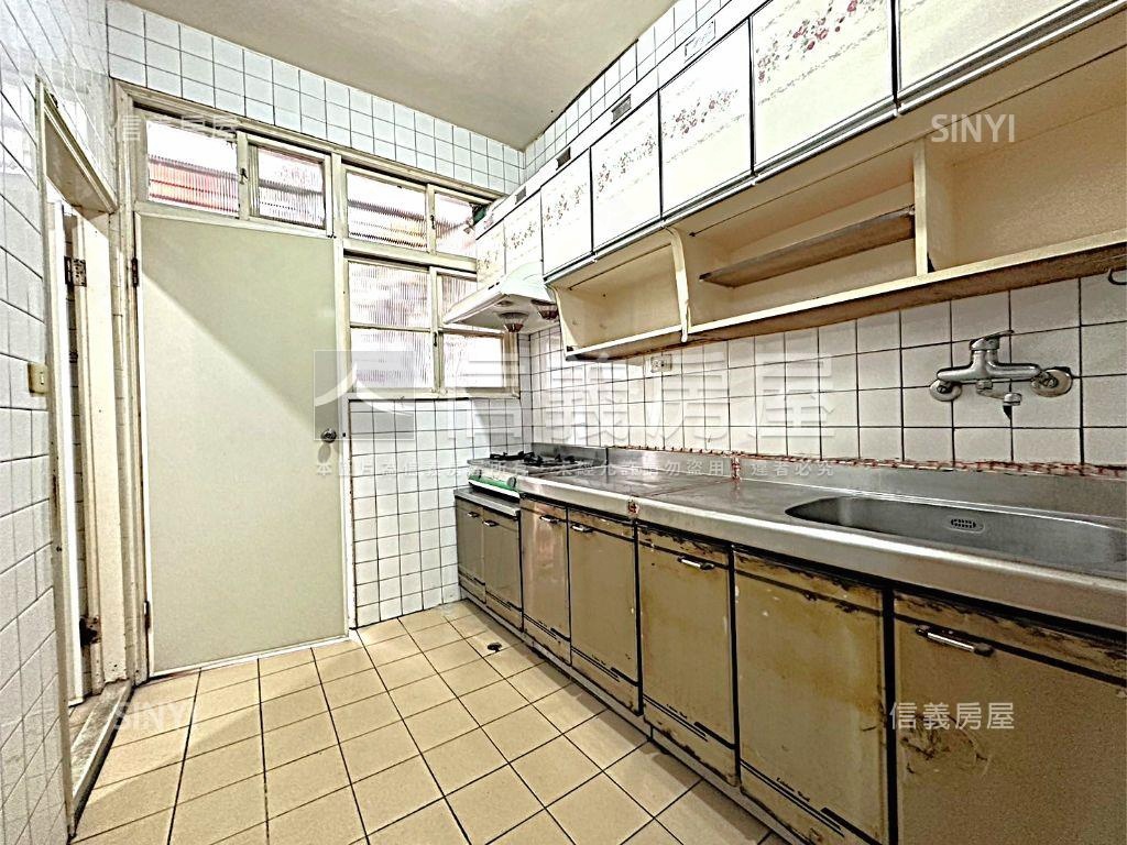 建國路方正二樓房屋室內格局與周邊環境