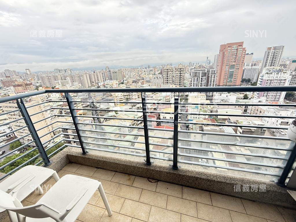西區２房平車高樓視野開闊房屋室內格局與周邊環境