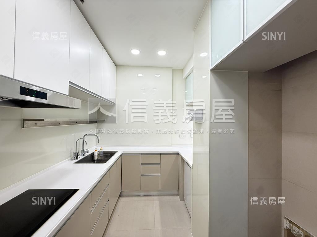 西區２房平車高樓視野開闊房屋室內格局與周邊環境