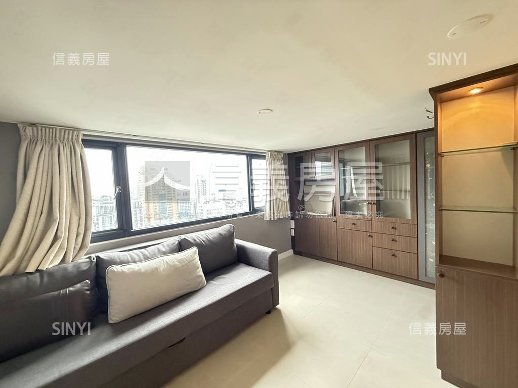 西區２房平車高樓視野開闊房屋室內格局與周邊環境