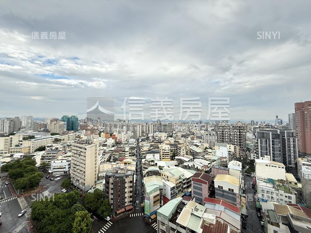 西區２房平車高樓視野開闊房屋室內格局與周邊環境