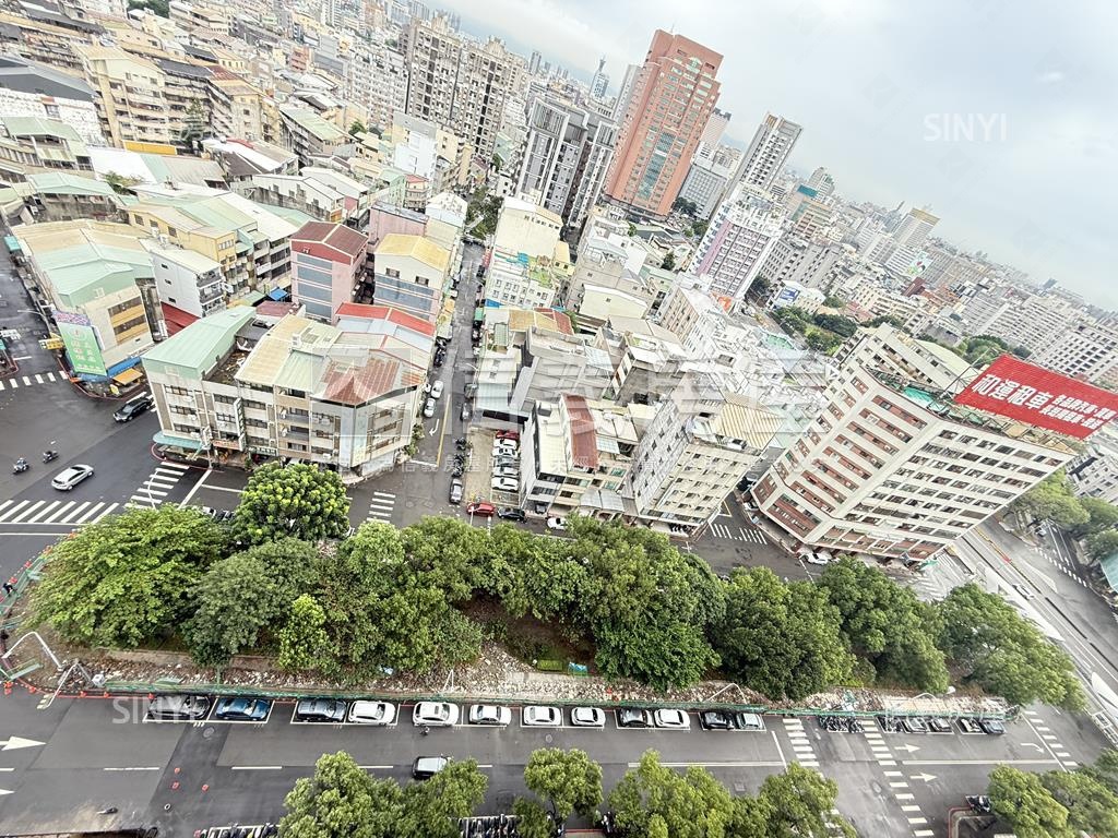 西區２房平車高樓視野開闊房屋室內格局與周邊環境