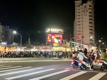 裕誠路瑞豐夜市金店面