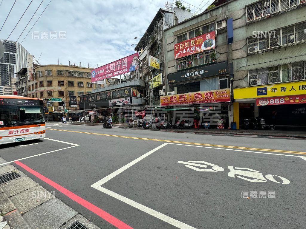 好美大空間一樓近捷運房屋室內格局與周邊環境