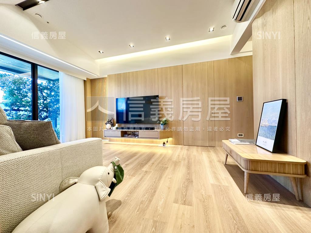 專任國泰朋河景三房車位房屋室內格局與周邊環境