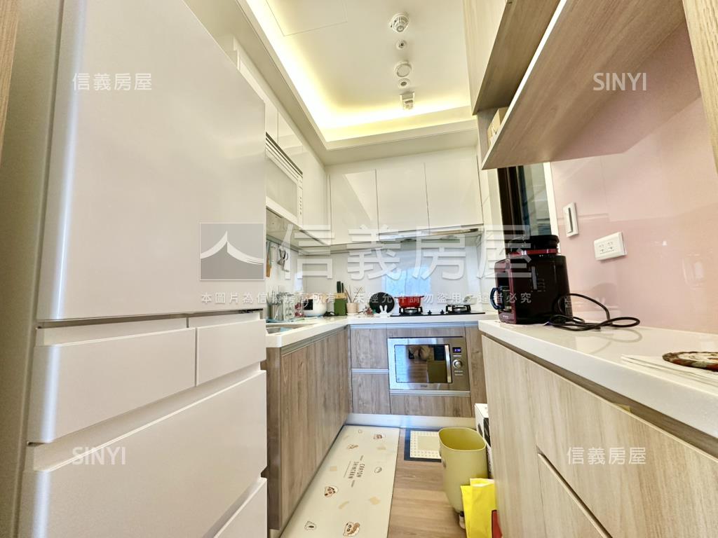專任國泰朋河景三房車位房屋室內格局與周邊環境