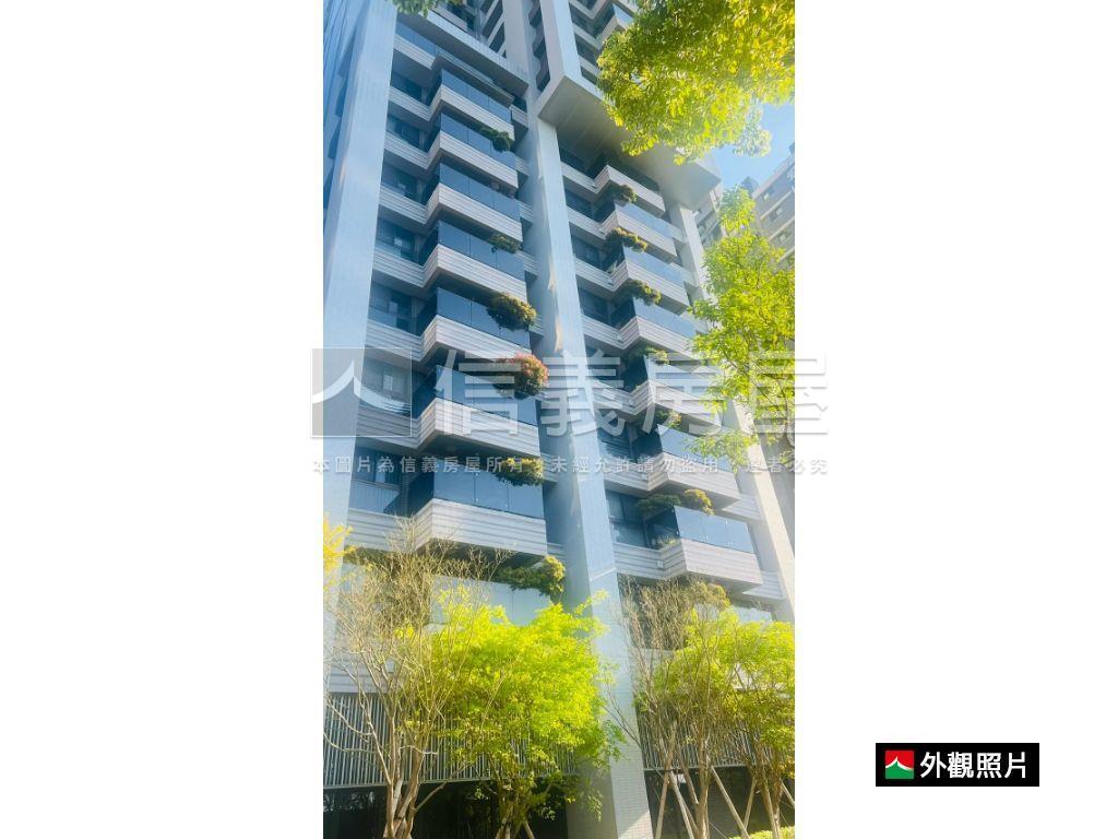 專任國泰朋河景三房車位房屋室內格局與周邊環境