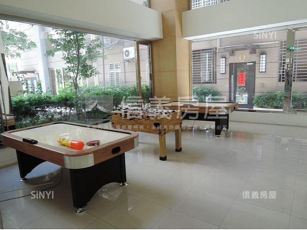 京站美四房車位房屋室內格局與周邊環境