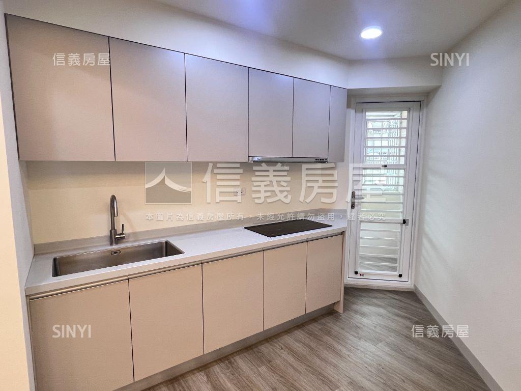 前鎮高中翻新採光兩房房屋室內格局與周邊環境