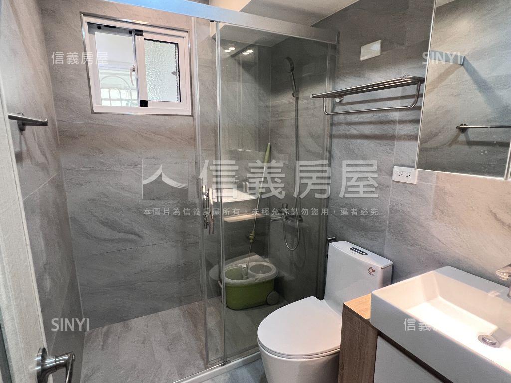 前鎮高中翻新採光兩房房屋室內格局與周邊環境