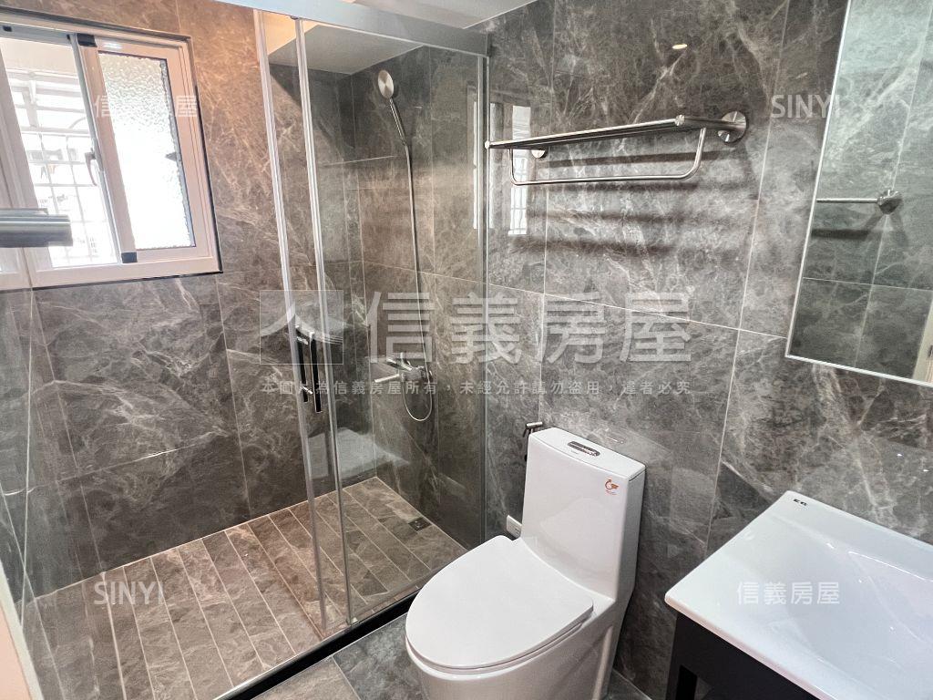 前鎮高中翻新採光兩房房屋室內格局與周邊環境