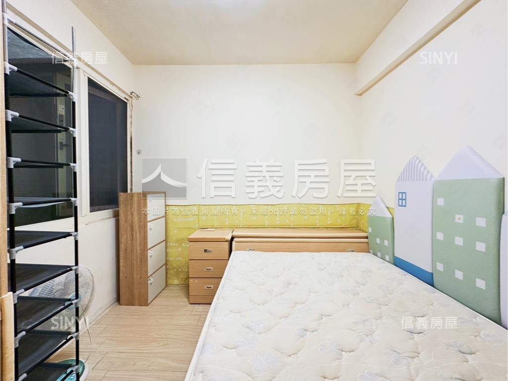 近捷運低總價黃金三樓房屋室內格局與周邊環境