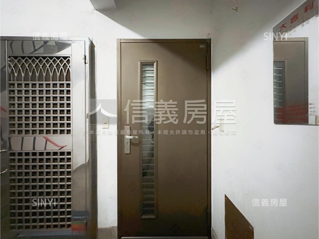 近捷運低總價黃金三樓房屋室內格局與周邊環境