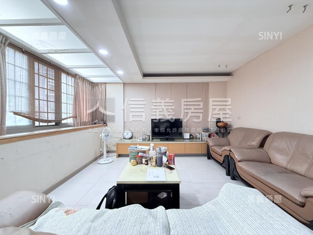 捷運成家首購黃金三樓房屋室內格局與周邊環境