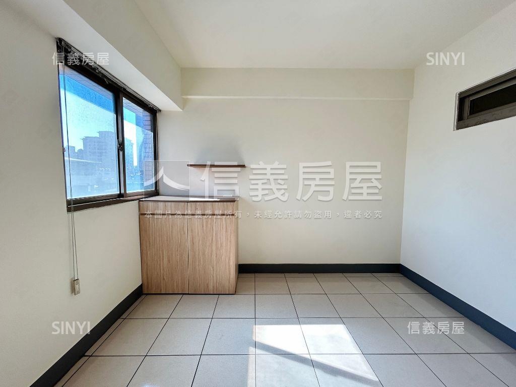 公益東興旁大三房平面車位房屋室內格局與周邊環境