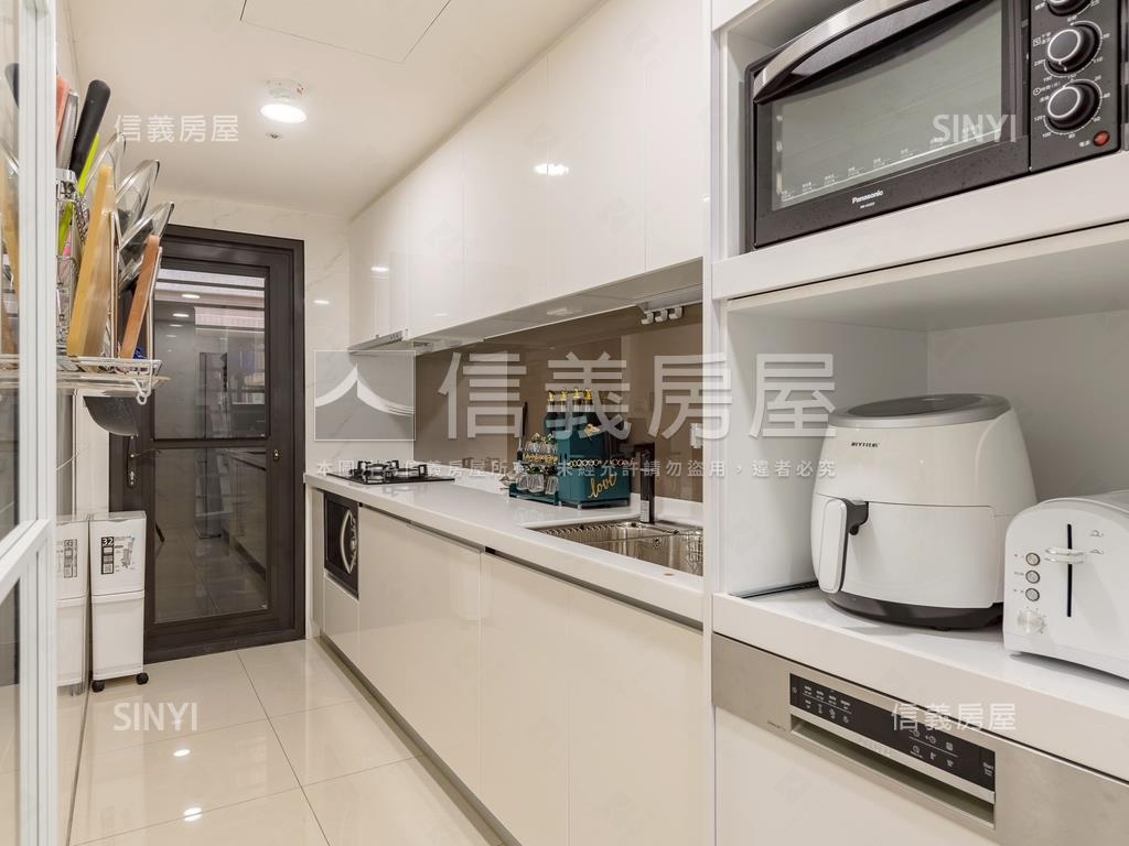 合陽天擎精裝四房坡平車位房屋室內格局與周邊環境