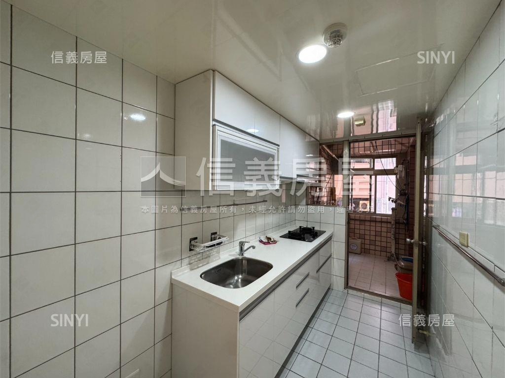 民生捷座大三房平移車位房屋室內格局與周邊環境